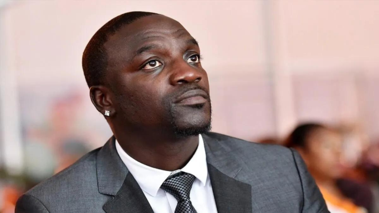 Akon causa revolta após falas machistas: “os homens são os reis e divinos deste universo” Akon causa revolta após falas machistas: “os homens são os reis e divinos deste universo”