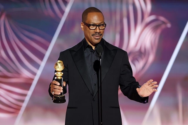 Em discurso de premiação, Eddie Murphy brinca com tapa de Will Smith em Chris Rock Em discurso de premiação, Eddie Murphy brinca com tapa de Will Smith em Chris Rock