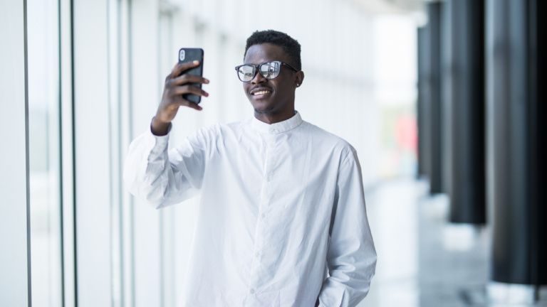 Racismo digital: Como o preconceito nos algoritmos reproduz comportamentos humanos