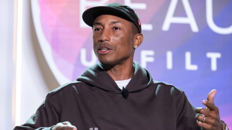 Pharrell Williams é o novo diretor criativo da Louis Vuitton Pharrell Williams é o novo diretor criativo da Louis Vuitton