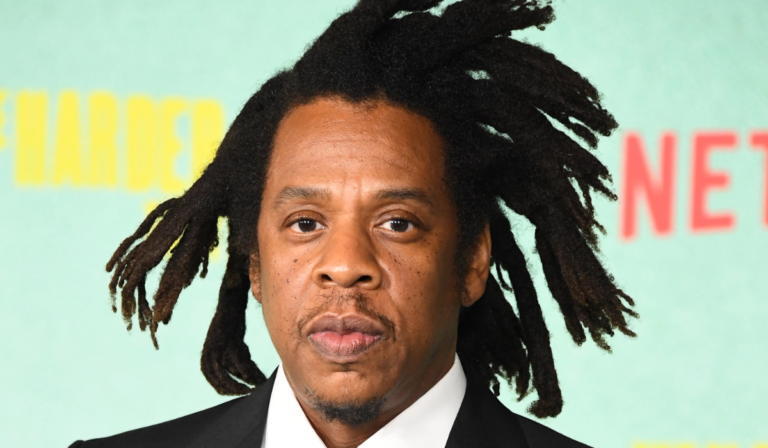 <strong>Jay-Z se apresenta na exposição Basquiat x Warhol da Fundação Louis Vuitton, em Paris</strong> <strong>Jay-Z se apresenta na exposição Basquiat x Warhol da Fundação Louis Vuitton, em Paris</strong>