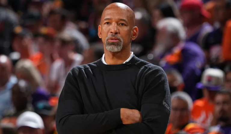 <strong>Monty Williams assina contrato com o Detroit Pistons e se torna o primeiro treinador negro mais bem pago da história da NBA</strong>