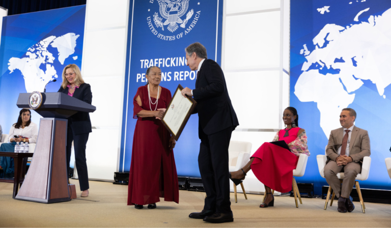 Brasileira que inspirou filme “Pureza” é premiada em Washington, nos EUA, por combate ao trabalho escravo no Brasil Brasileira que inspirou filme “Pureza” é premiada em Washington, nos EUA, por combate ao trabalho escravo no Brasil