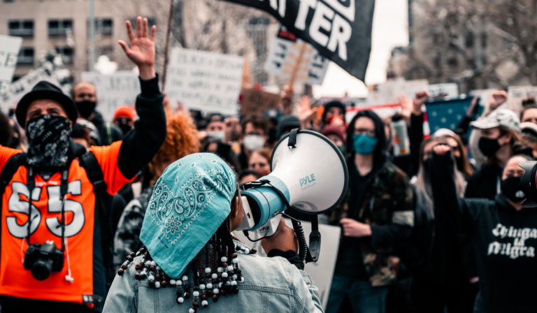 #BlackLivesMatter faz 10 anos: hashtag revolucionária foi usada 44 milhões de vezes