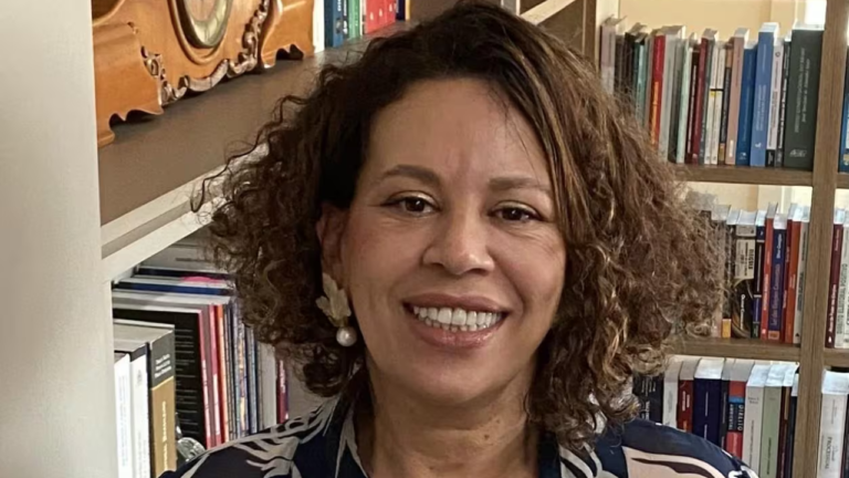 Edilene Lobo toma posse como primeira mulher negra ministra no TSE, em cerimônia realizada na última terça (8) Edilene Lobo toma posse como primeira mulher negra ministra no TSE, em cerimônia realizada na última terça (8)