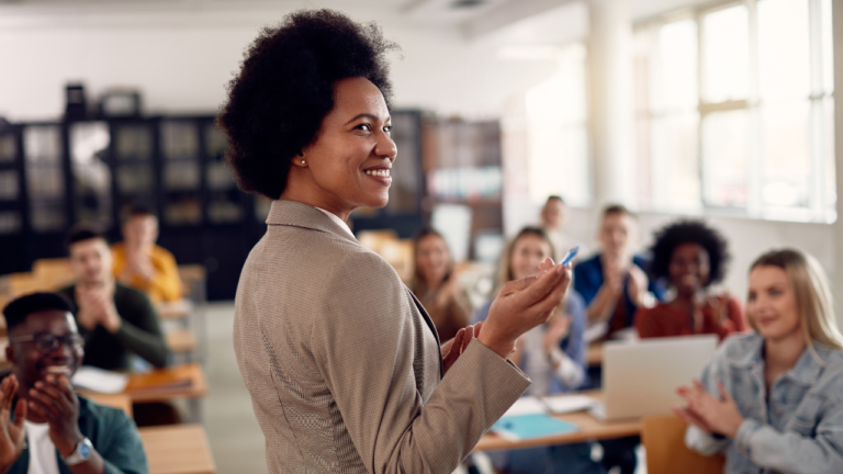 Projeto Escola de Elisas oferece formação antirracista gratuita para educadores de todo o Brasil