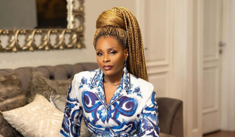 Conheça Olajumoke Adenowo, a “Cara da Arquitetura Nigeriana”