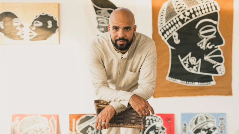 ‘Quintal’, primeira exposição individual de Pandro Nobã, fica em cartaz no Museu da História e da Cultura Afro-Brasileira, do RJ, até 5 de novembro ‘Quintal’, primeira exposição individual de Pandro Nobã, fica em cartaz no Museu da História e da Cultura Afro-Brasileira, do RJ, até 5 de novembro