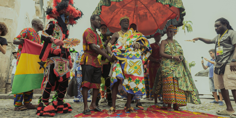 Cortejo marca inauguração da Casa de Gana em Salvador; Espaço quer promover intercâmbio cultural entre Brasil e o país africano Cortejo marca inauguração da Casa de Gana em Salvador; Espaço quer promover intercâmbio cultural entre Brasil e o país africano
