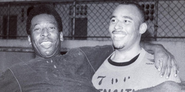 Edinho relembra o legado de Pelé um ano após sua morte: ‘Ele mostrou que o negro tem todo o potencial’