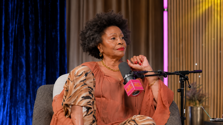 “Você acha que eu queria dizer ao mundo que tinha transtorno bipolar?”: Jenifer Lewis fala sobre o diagnóstico que afetou até sua vida íntima