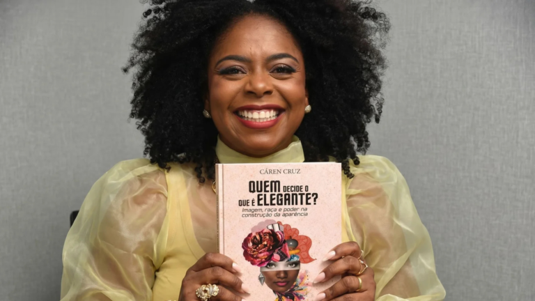 Cáren Cruz lança livro sobre imagem, raça e padrões de elegância Cáren Cruz lança livro sobre imagem, raça e padrões de elegância
