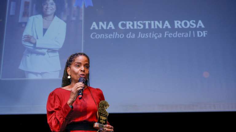 Ana Cristina Rosa é bicampeã do Troféu Onça Pintada como executiva de comunicação