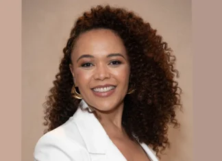 “Carreguem suas origens com muito orgulho”: Executiva da Natura, Valéria Conceição fala sobre mentoria e liderança negra