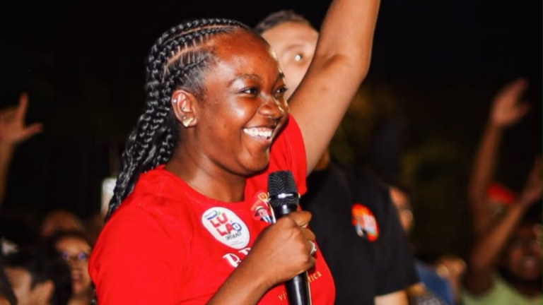 Ana Elisa diz que não deixou campanha de Lula após ameaças Ana Elisa diz que não deixou campanha de Lula após ameaças
